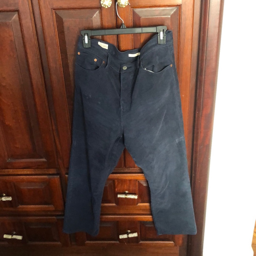 Levi’s wedgie straight navy corduroy, size 32